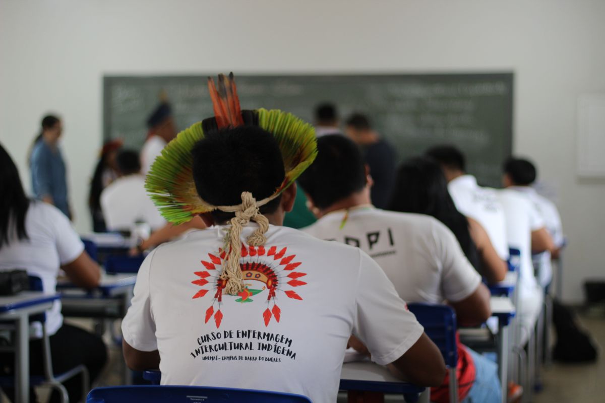 Unemat lidera estudo sobre integração da medicina indígena na formação de enfermeiros